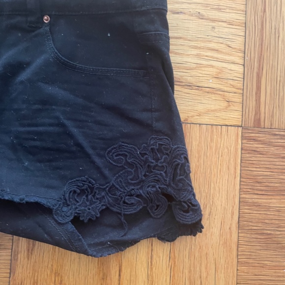 H&M short with lace - Picture 3 of 4